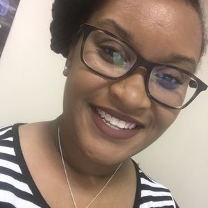 Meet your Posher, Debbielynn